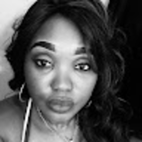 Meet your Posher, Melissa - Picture 1 of 1